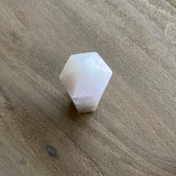 Rose Quartz Obelisk Tower - Picture 9 of 10